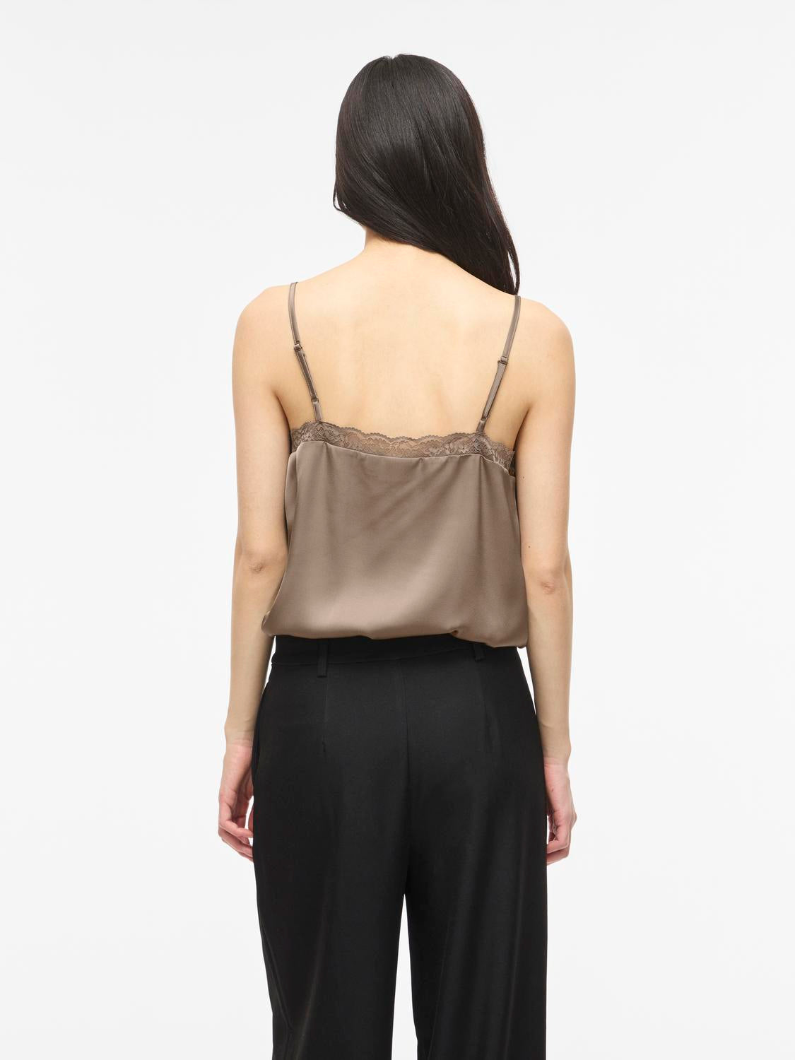 model_shot-back